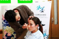 水墨化妆摄影培训学校为口腔病医院打造造型