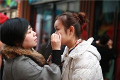 水墨助力万达开业  为舞蹈演员化妆