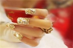 水墨化妆培训学校新年大派送——学美甲免费了