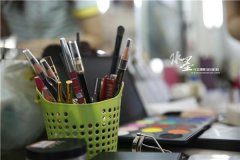 水墨学生妆面练习中