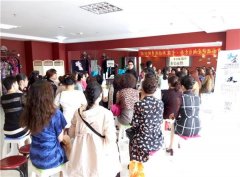 水墨张校长受邀为中国旗袍会会员讲解化妆技巧