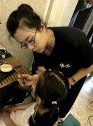 水墨化妆摄影培训学校为慈善总会宣传片的演员