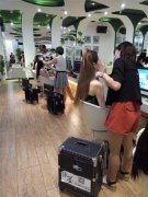 水墨化妆团队为车展模特打造靓丽妆容