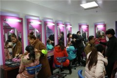 东岳汽车连续三年年会力邀水墨化妆培训学校为