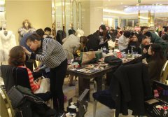 丽晶特邀水墨为春夏新品发布会中外男女模特定