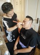 烟台电视台著名主持人王术再次邀请水墨张校长