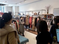 水墨形象顾问张总受邀到迪赛尼斯为不同身型的