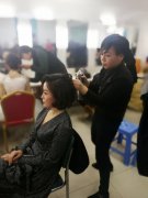 高水准主持人特邀水墨张总亲自为其定制造型