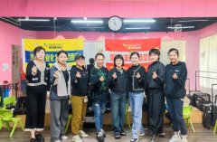 水墨形象定制化妆团队为每一个孩子塑造舞台妆