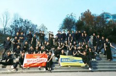 水墨美业化妆团队为鲁东大学艺术系学生毕业艺